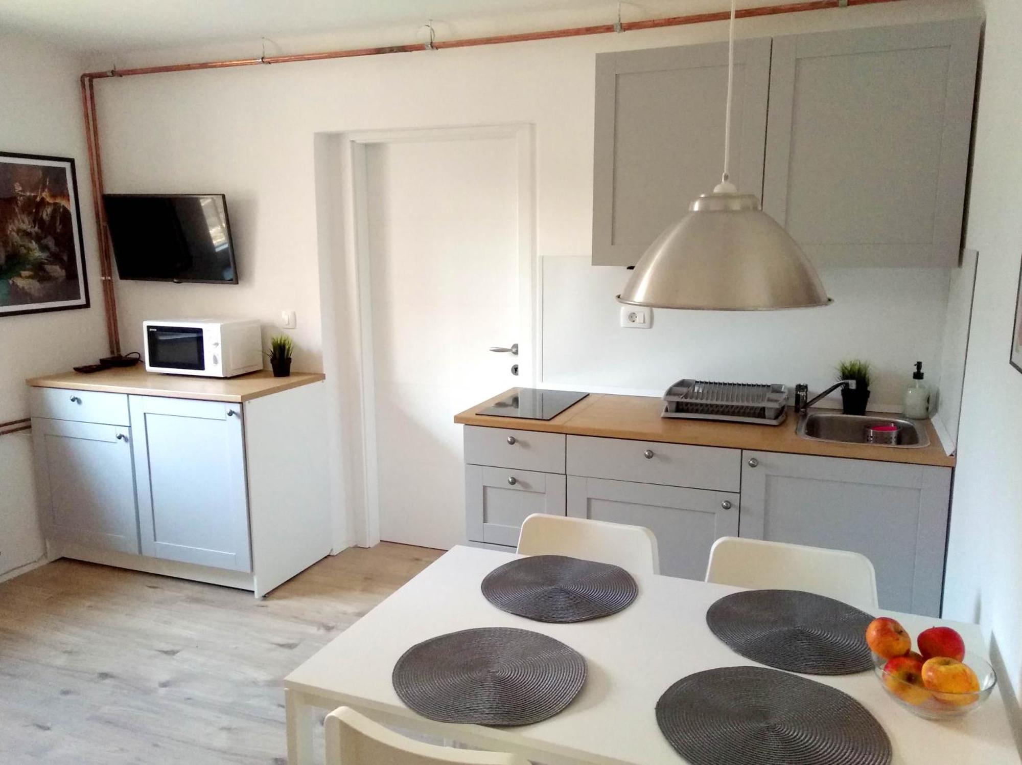 Apartment Tomc Lubiana Esterno foto